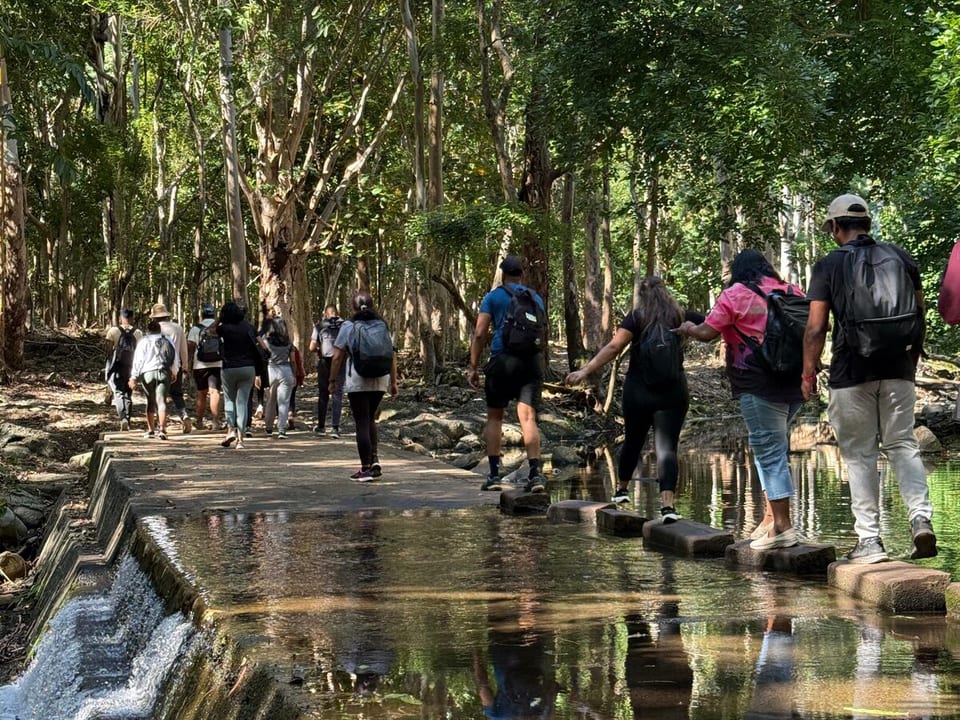 Une réunion en plein air, notes d’évaluation en main