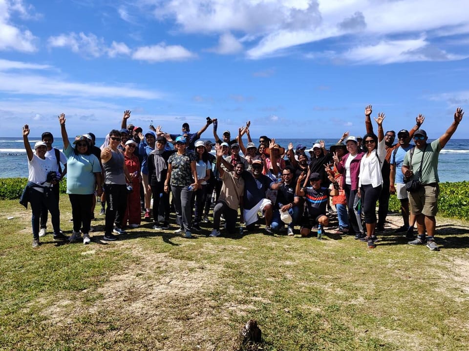 Des membres de clubs de la région lors d’une sortie au bord de la mer